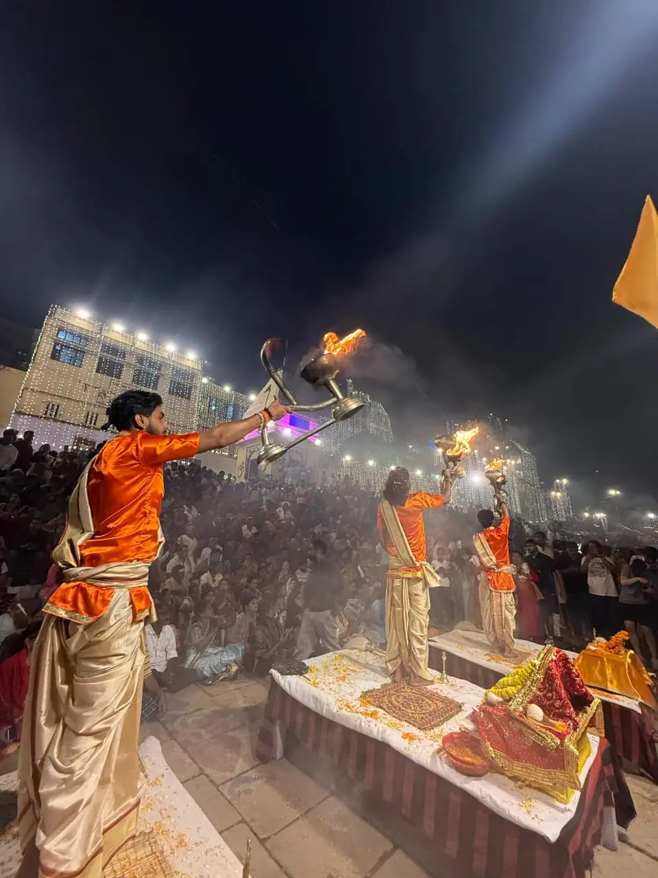 Ganga Aarti Hindu Ritual Banaras - Authentic Hindu rituals performed by Ganga Aarti Pandit Banaras